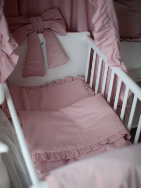 Pościel niemowlęca z falbanką z wypełnieniem- pudrowy róż