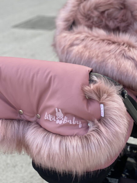 Mufka- ochraniacz rąk zimą - brudny róż i futerko DEEP PINK