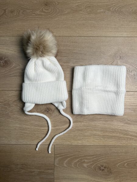 Czapka z kominem ECRU -wiek: 0-12 miesięcy - pompony futerko do wyboru