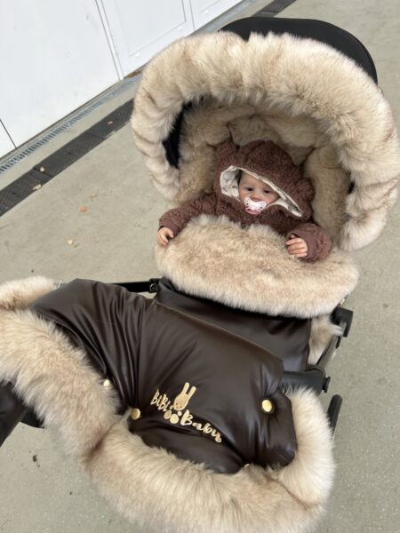 Zestaw zimowy śpiworek, mufka oraz futrzany kołnierz na budkę- brązowy+ futerko BOMBA DELUXE