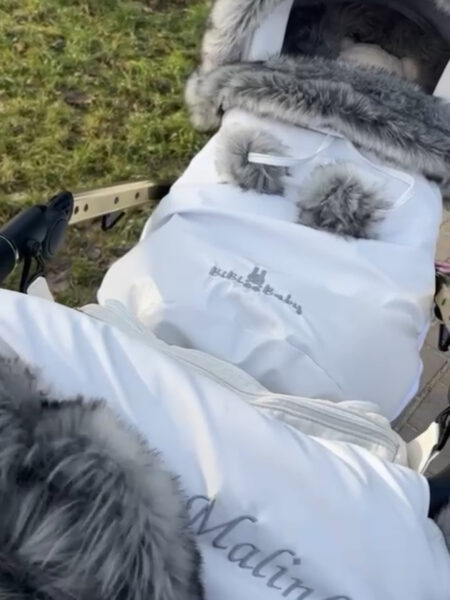 Zestaw zimowy śpiworek, mufka oraz futrzany kołnierz na budkę-biały+ futerko Grey Bomba Deluxe